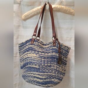 Lucky Brand Woven Straw Shoulder Bag with charm Magnetic closure Tote